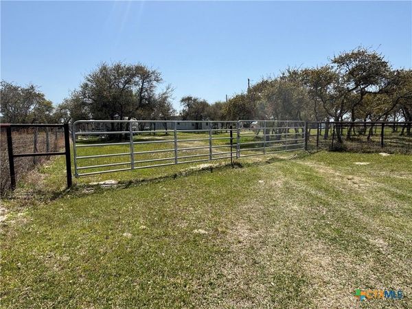 171 Deer Meadows Lane, Seadrift, TX 77983