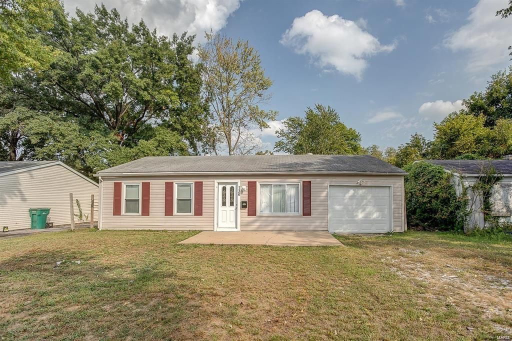 736 Saint Martin Drive, Cahokia, IL 62206 Main Photo