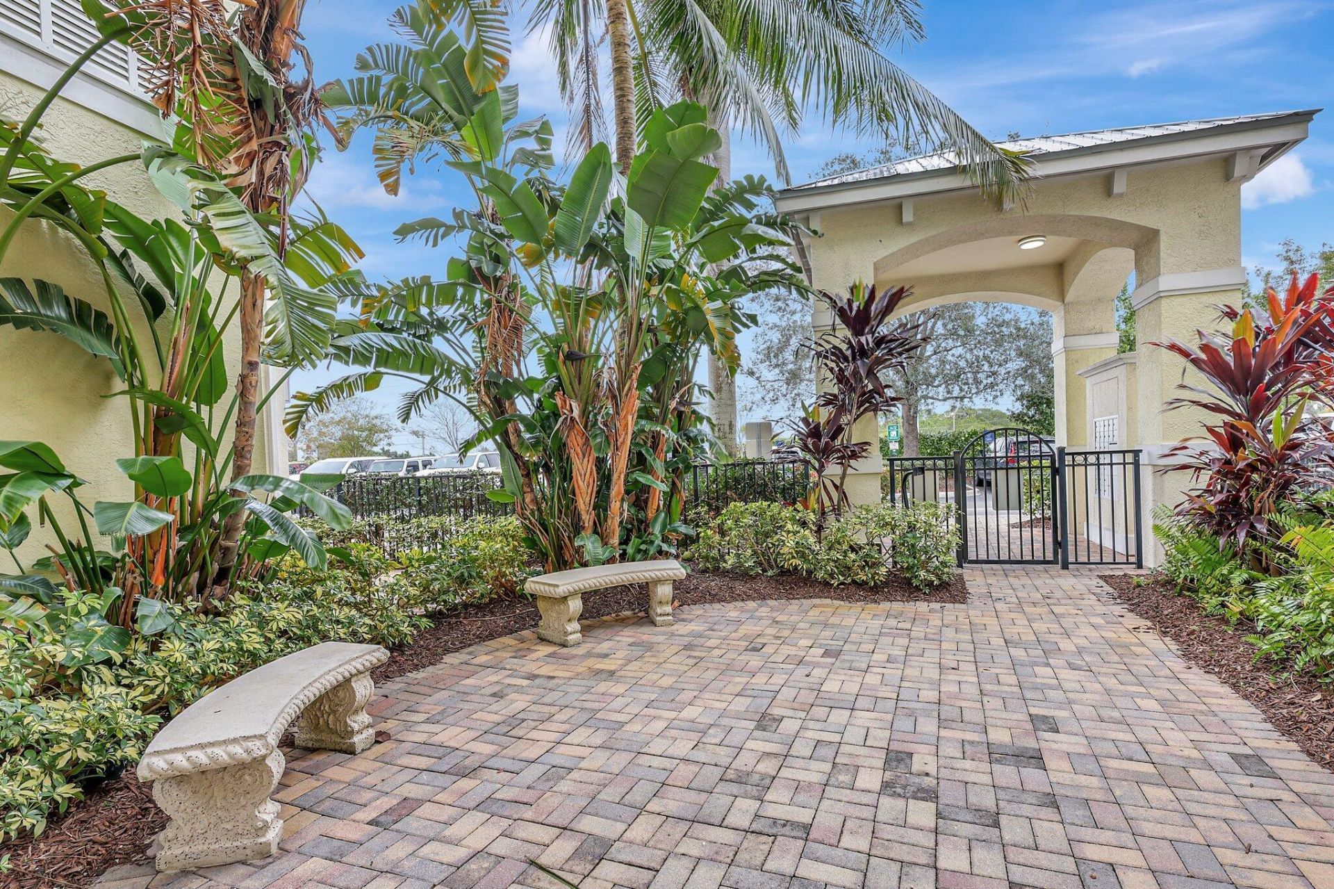 975 NW Flagler Avenue, Unit 207, Stuart, FL 34994 Photo