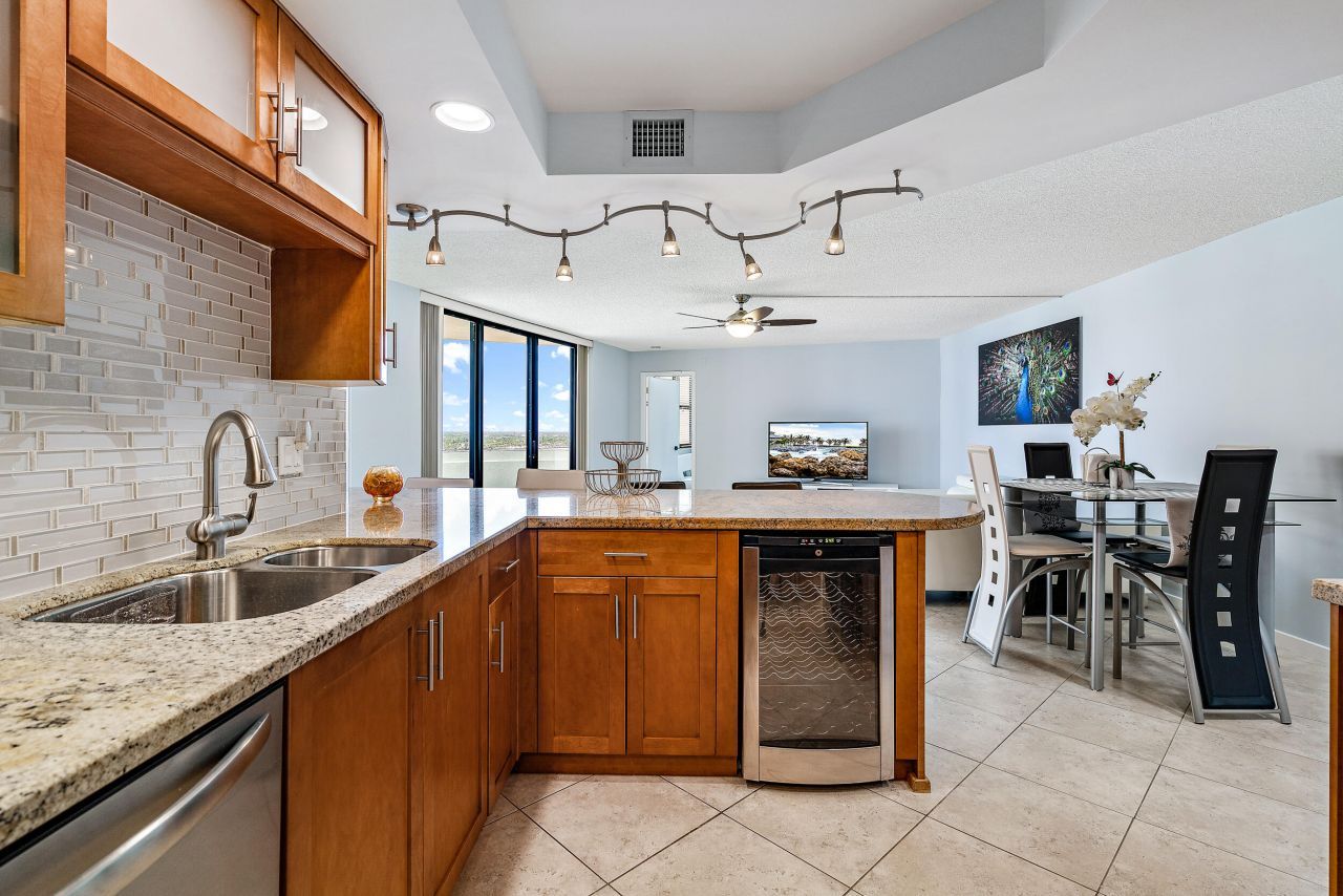 2800 N Ocean Drive, Unit A-22b, Singer Island, FL 33404 Photo