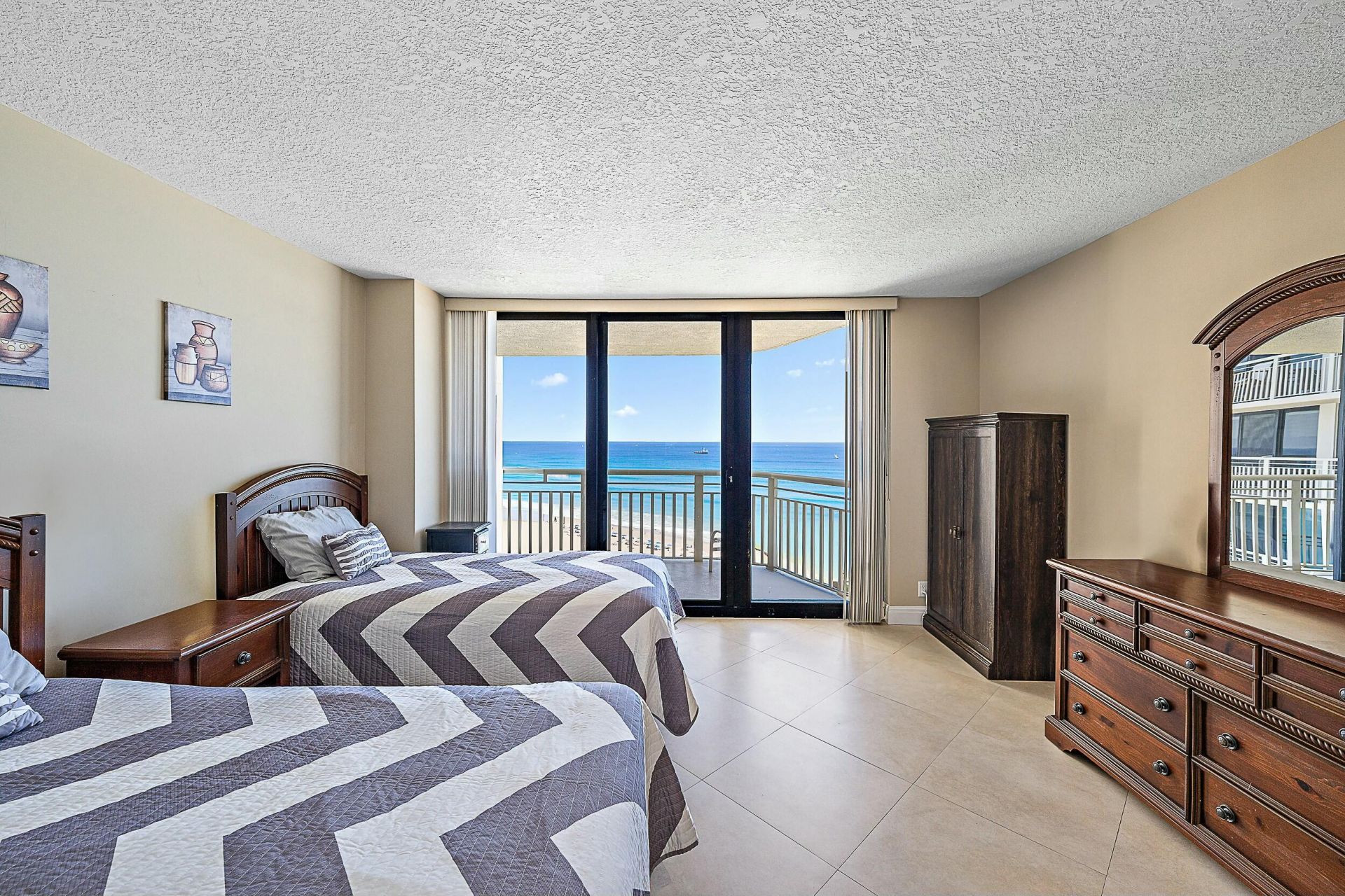 3000 N Ocean Drive, Unit 19e, Singer Island, FL 33404 Photo