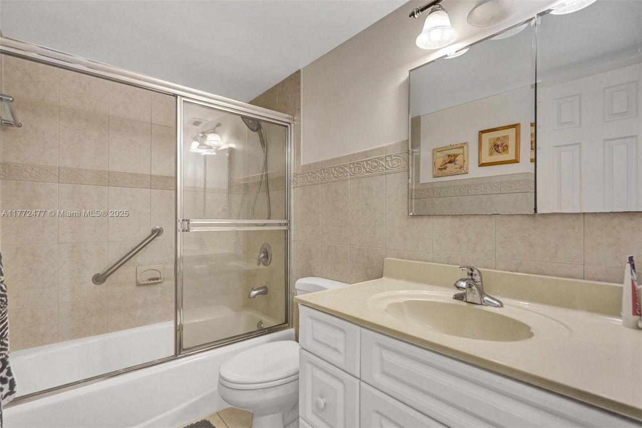 3180 S Ocean Dr, Unit 1504, Hallandale Beach, FL 33009 Photo