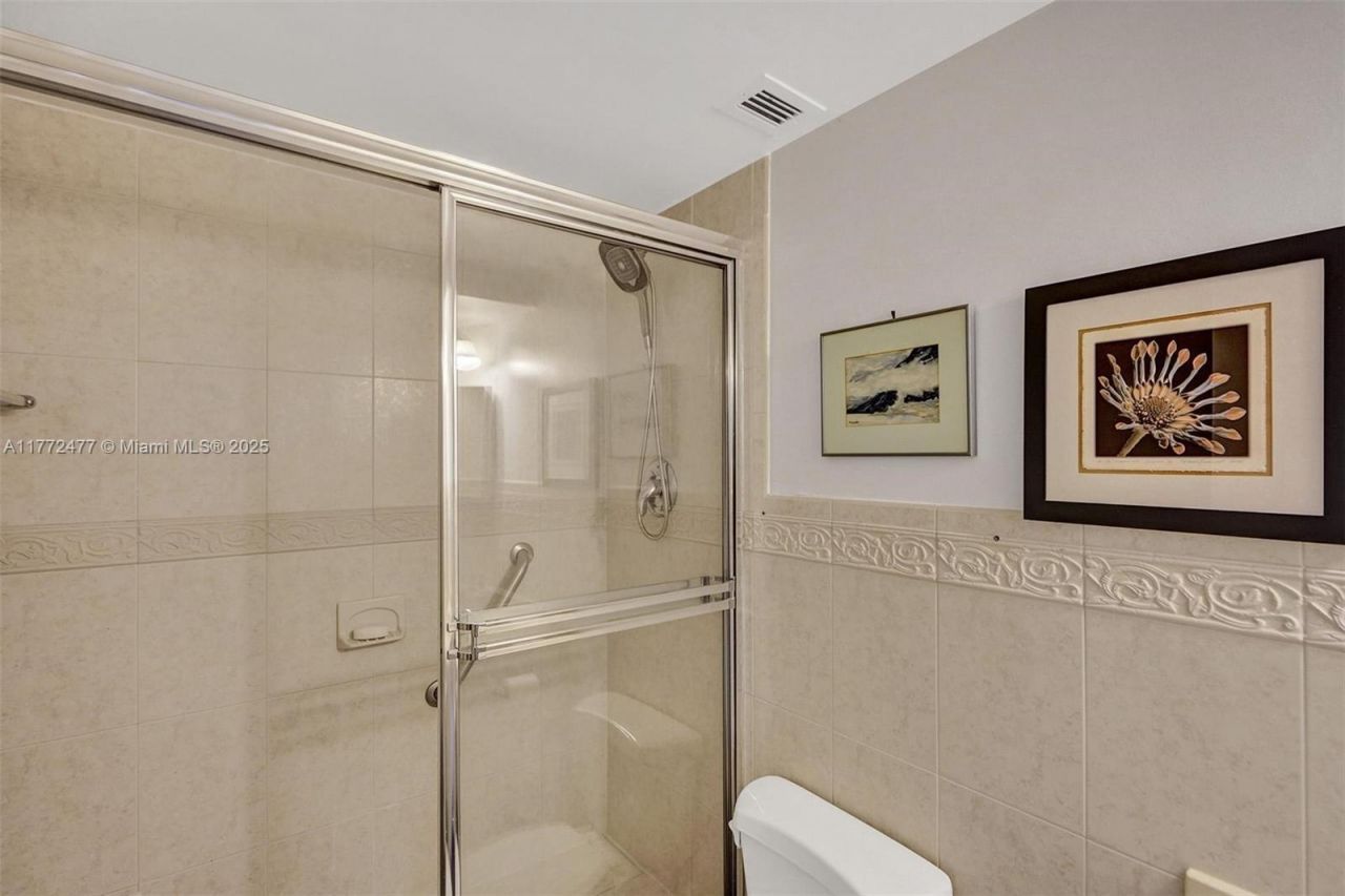 3180 S Ocean Dr, Unit 1504, Hallandale Beach, FL 33009 Photo