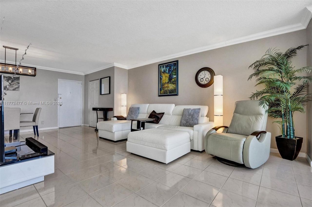 3180 S Ocean Dr, Unit 1504, Hallandale Beach, FL 33009 Photo
