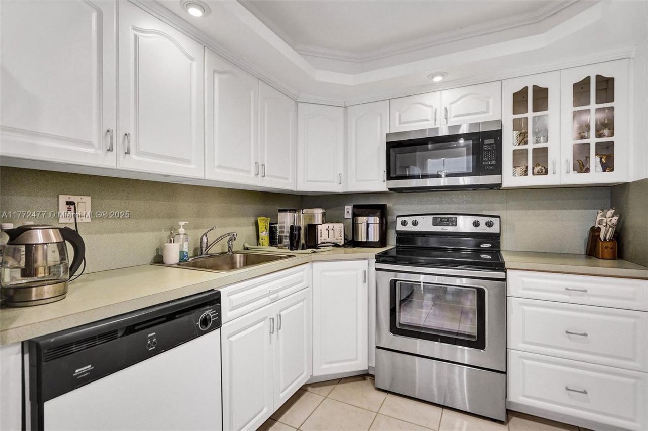 3180 S Ocean Dr, Unit 1504, Hallandale Beach, FL 33009 Photo