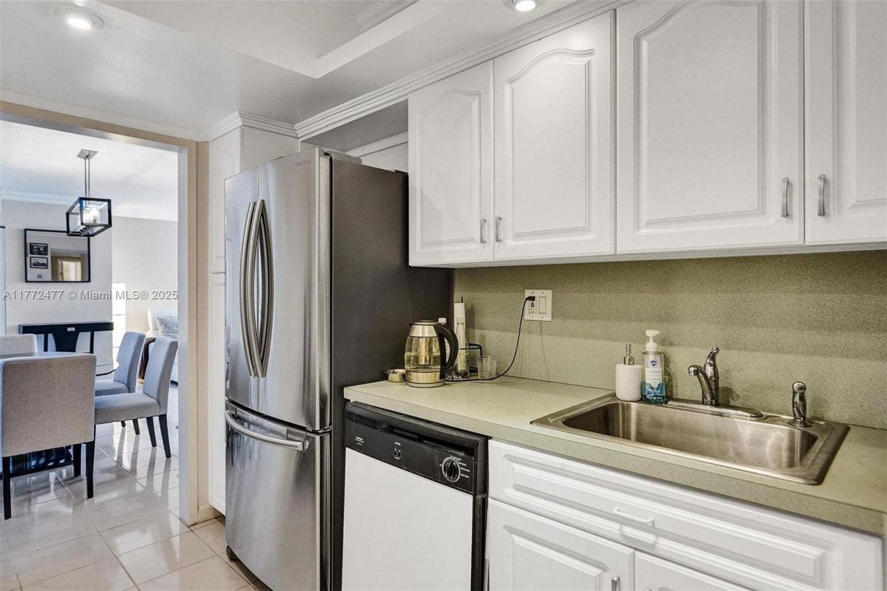 3180 S Ocean Dr, Unit 1504, Hallandale Beach, FL 33009 Photo