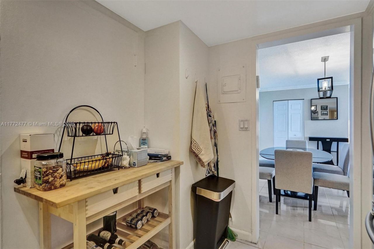 3180 S Ocean Dr, Unit 1504, Hallandale Beach, FL 33009 Photo