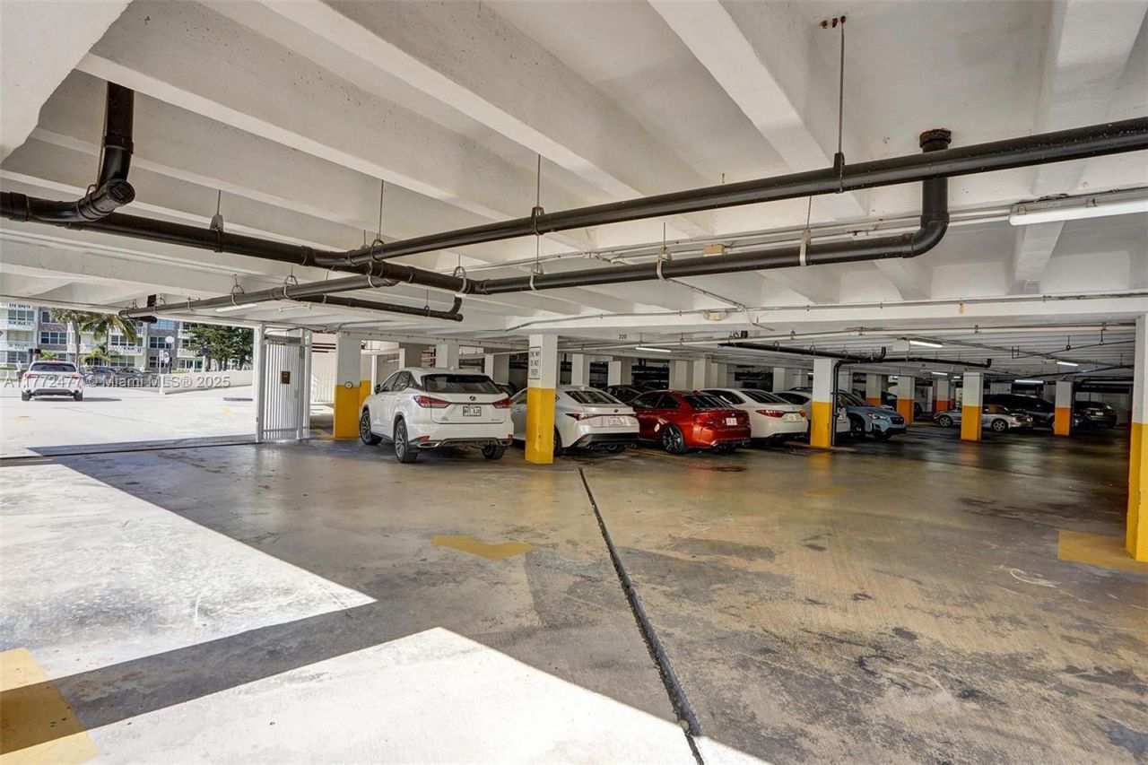 3180 S Ocean Dr, Unit 1504, Hallandale Beach, FL 33009 Photo