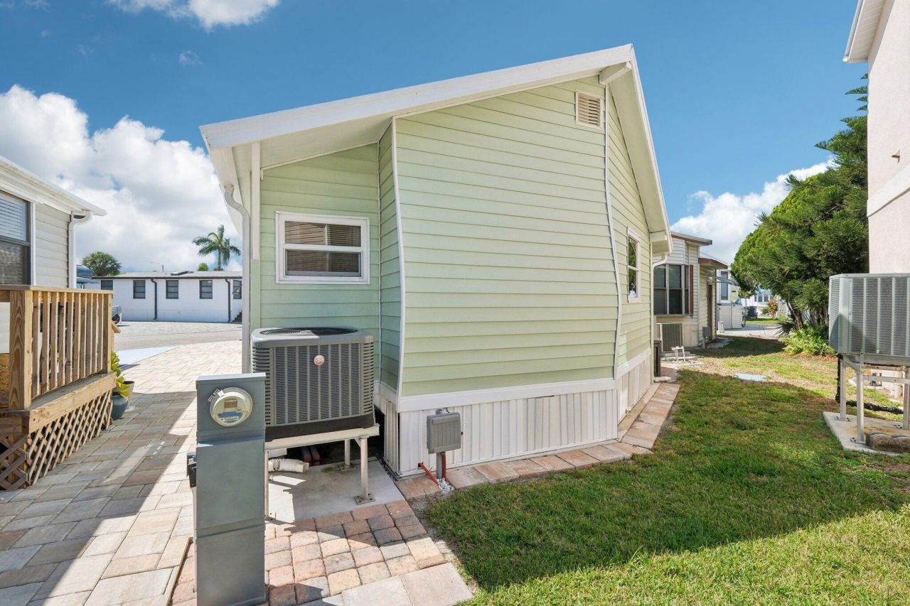 307 Nettles Boulevard, Jensen Beach, FL 34957 Photo