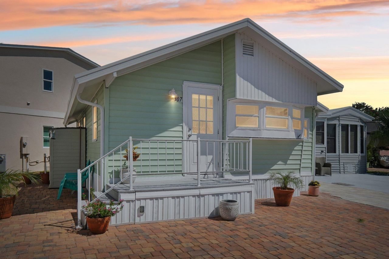 307 Nettles Boulevard, Jensen Beach, FL 34957 Photo