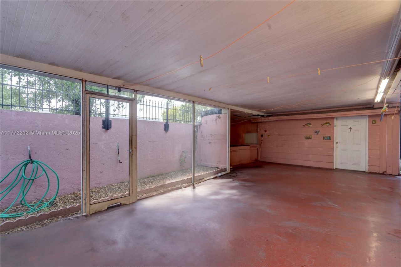 390 E 44th St, Hialeah, FL 33013 Photo