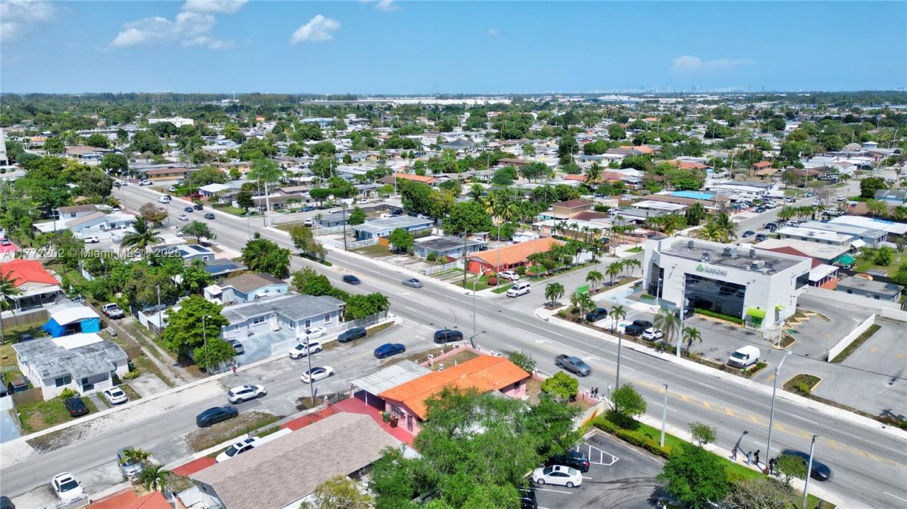 390 E 44th St, Hialeah, FL 33013 Photo