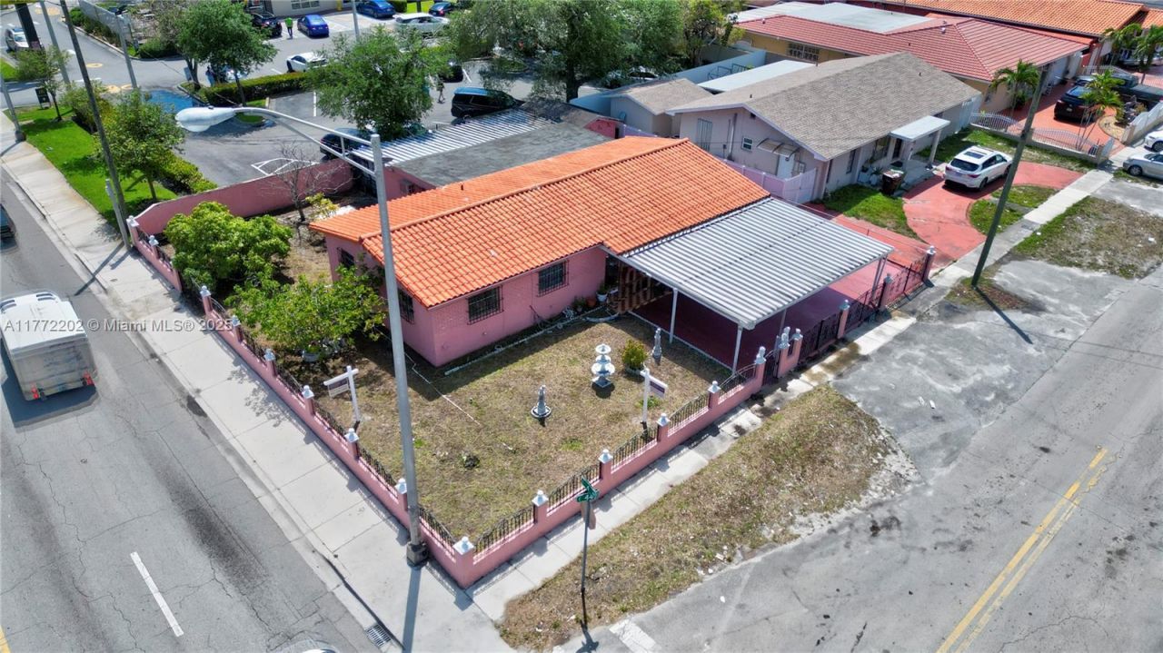 390 E 44th St, Hialeah, FL 33013 Photo