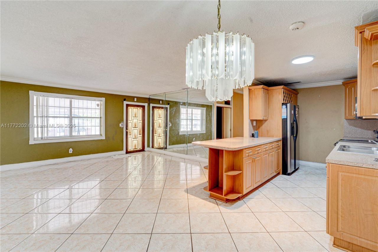 390 E 44th St, Hialeah, FL 33013 Photo