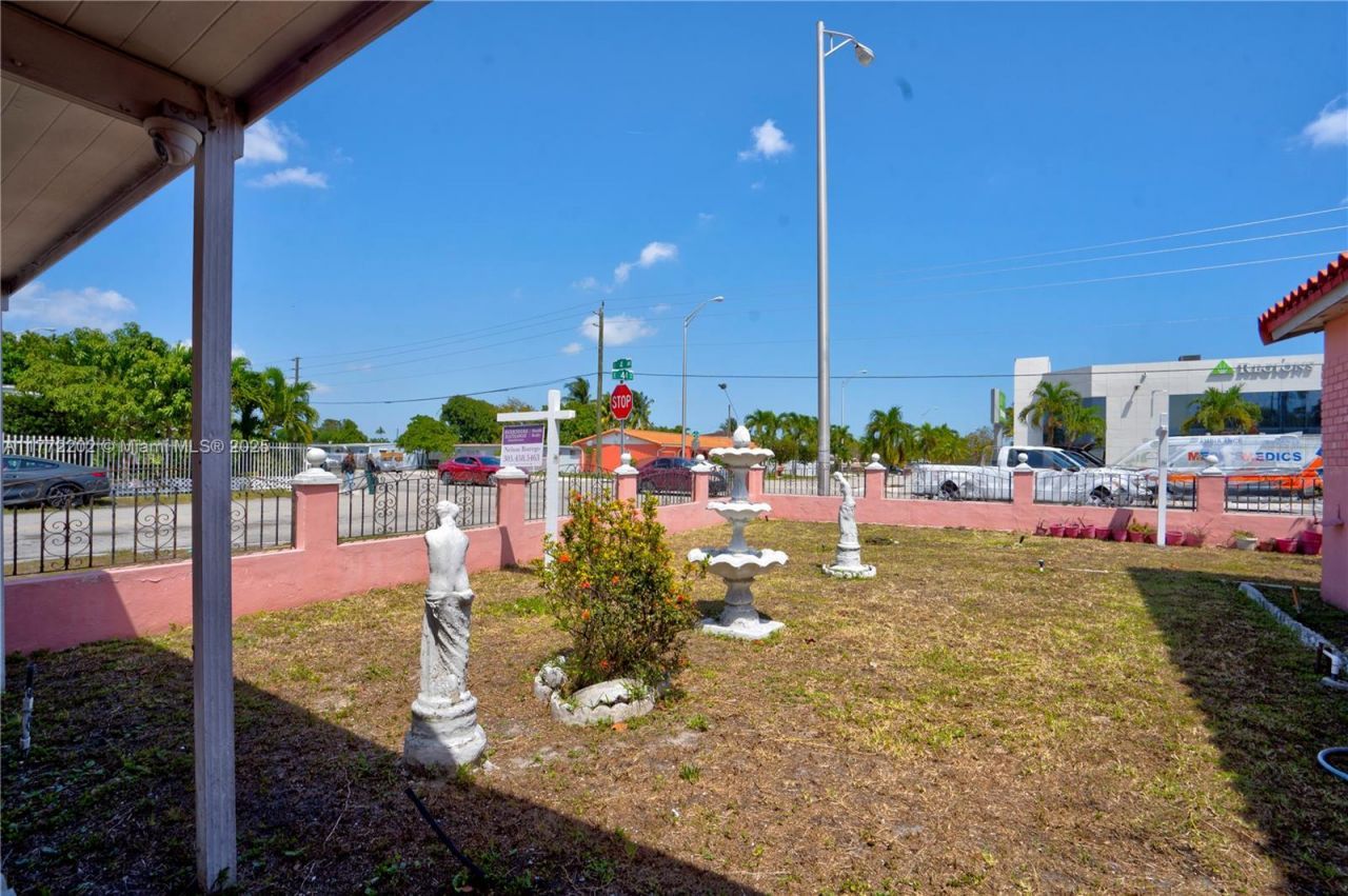 390 E 44th St, Hialeah, FL 33013 Photo
