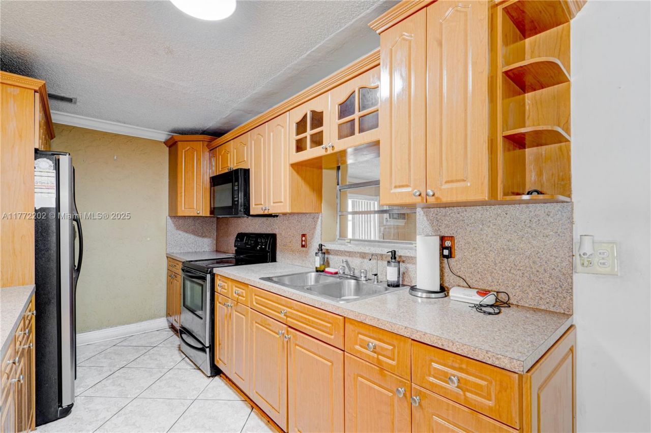 390 E 44th St, Hialeah, FL 33013 Photo