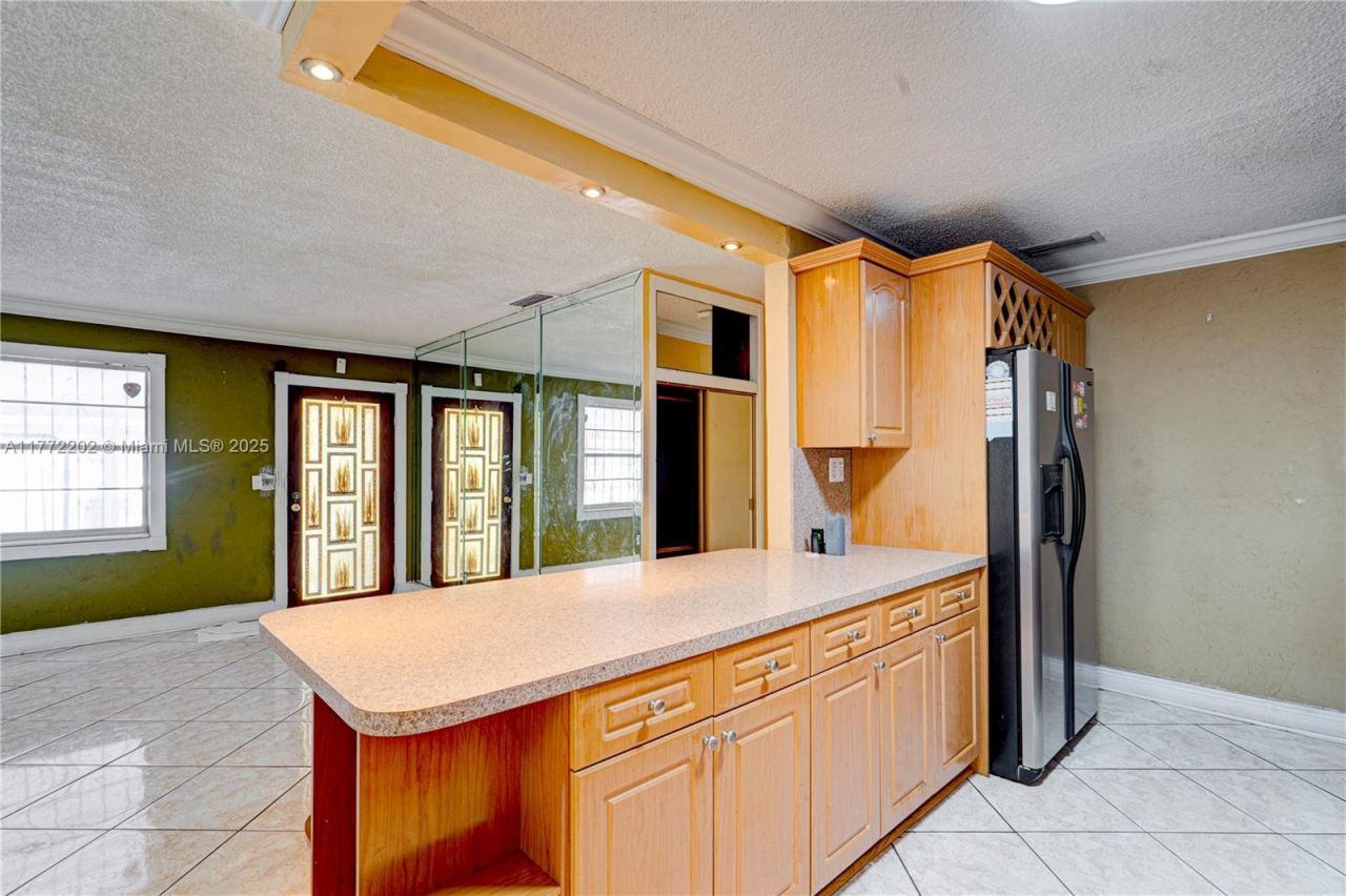 390 E 44th St, Hialeah, FL 33013 Photo