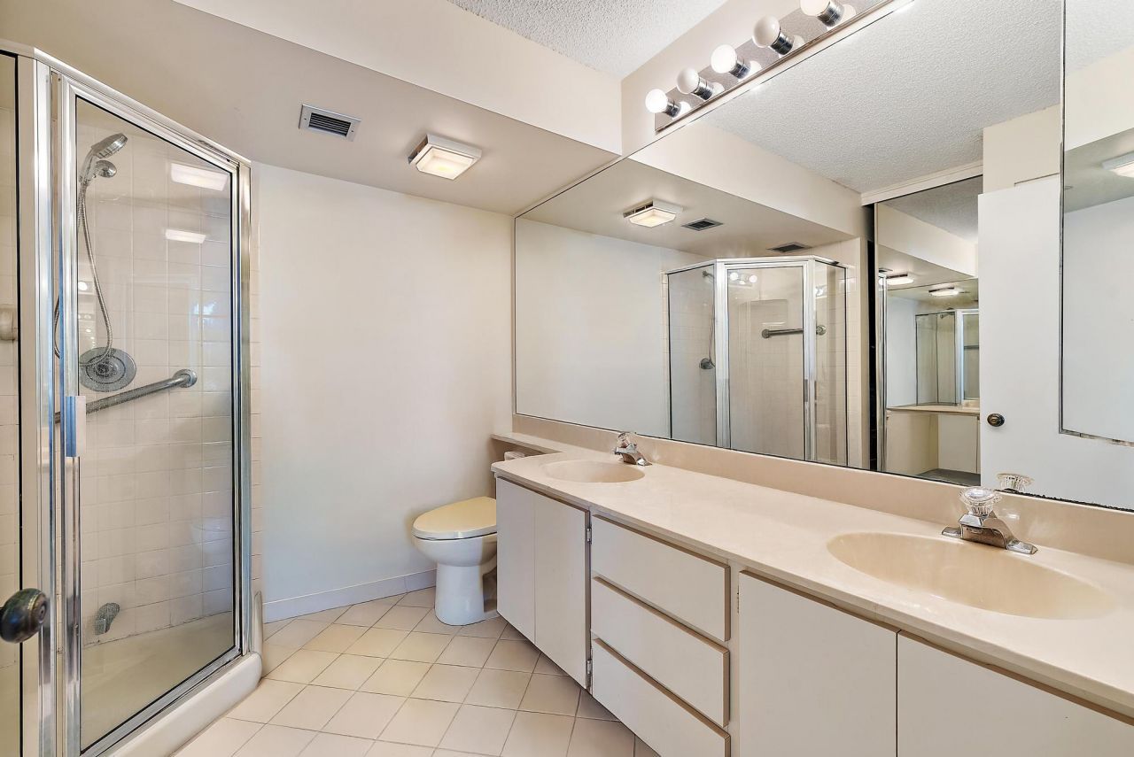 2761 Village Boulevard, Unit 303, West Palm Beach, FL 33409 Photo