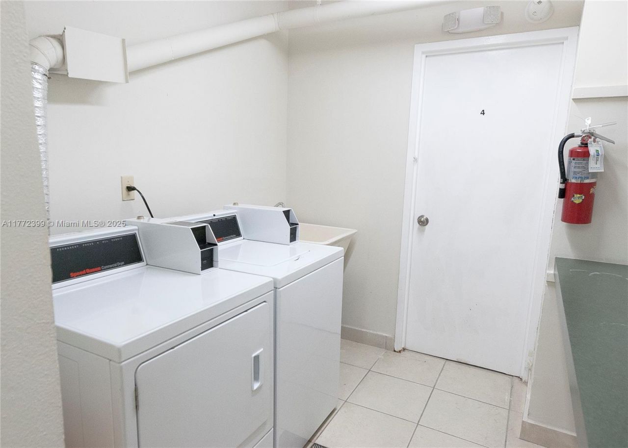 5838 Collins Ave, Unit 4D, Miami Beach, FL 33140 Photo