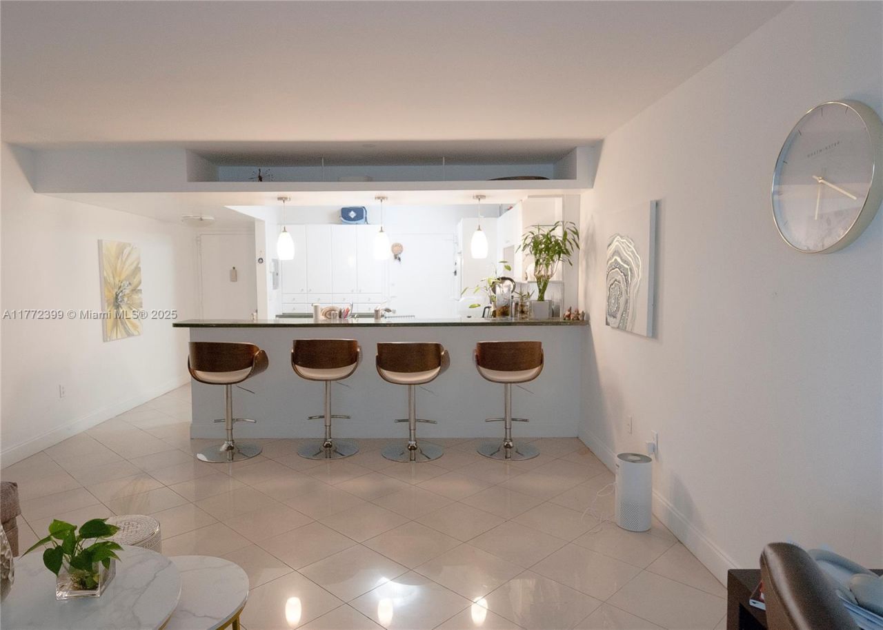 5838 Collins Ave, Unit 4D, Miami Beach, FL 33140 Photo