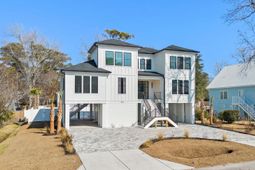 318 15th Ave. S photo 4