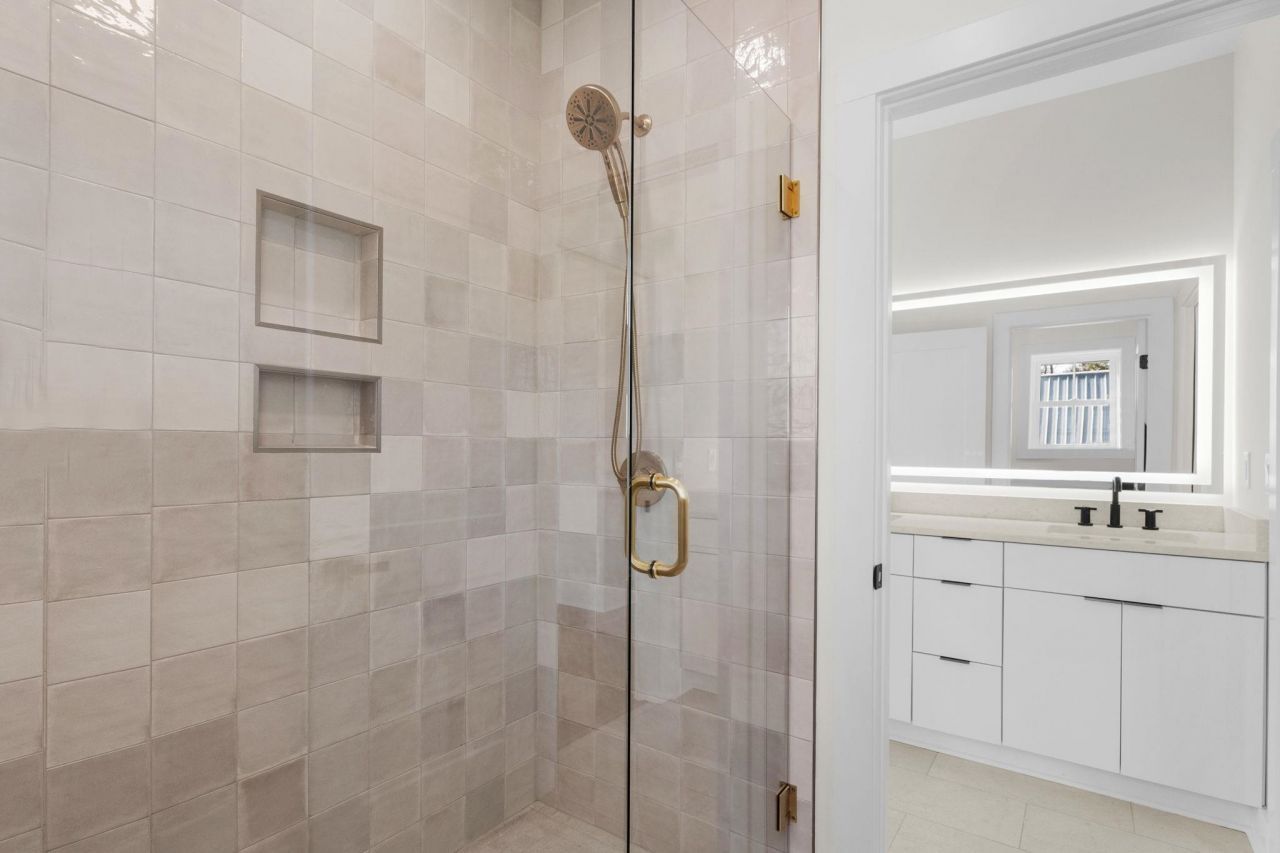 318 15th Ave. S Photo 61