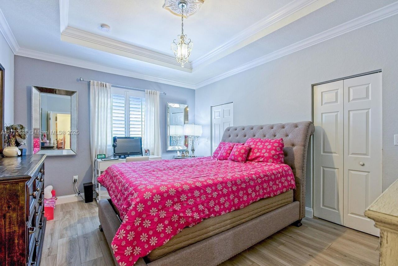 3424 W 92nd Pl, Hialeah, FL 33018 Photo