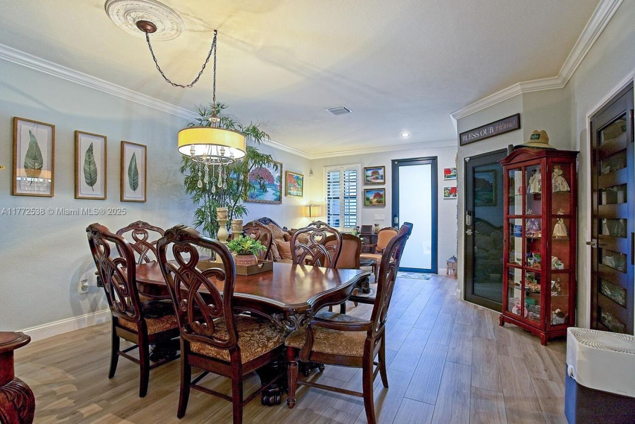 3424 W 92nd Pl, Hialeah, FL 33018 Photo