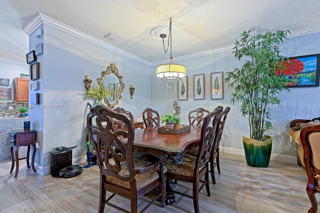 3424 W 92nd Pl, Hialeah, FL 33018 Photo