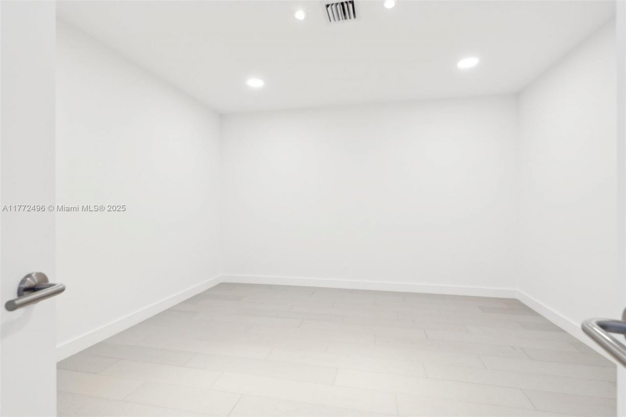 501 West Ave, Unit 4201/05, Miami Beach, FL 33139 Photo