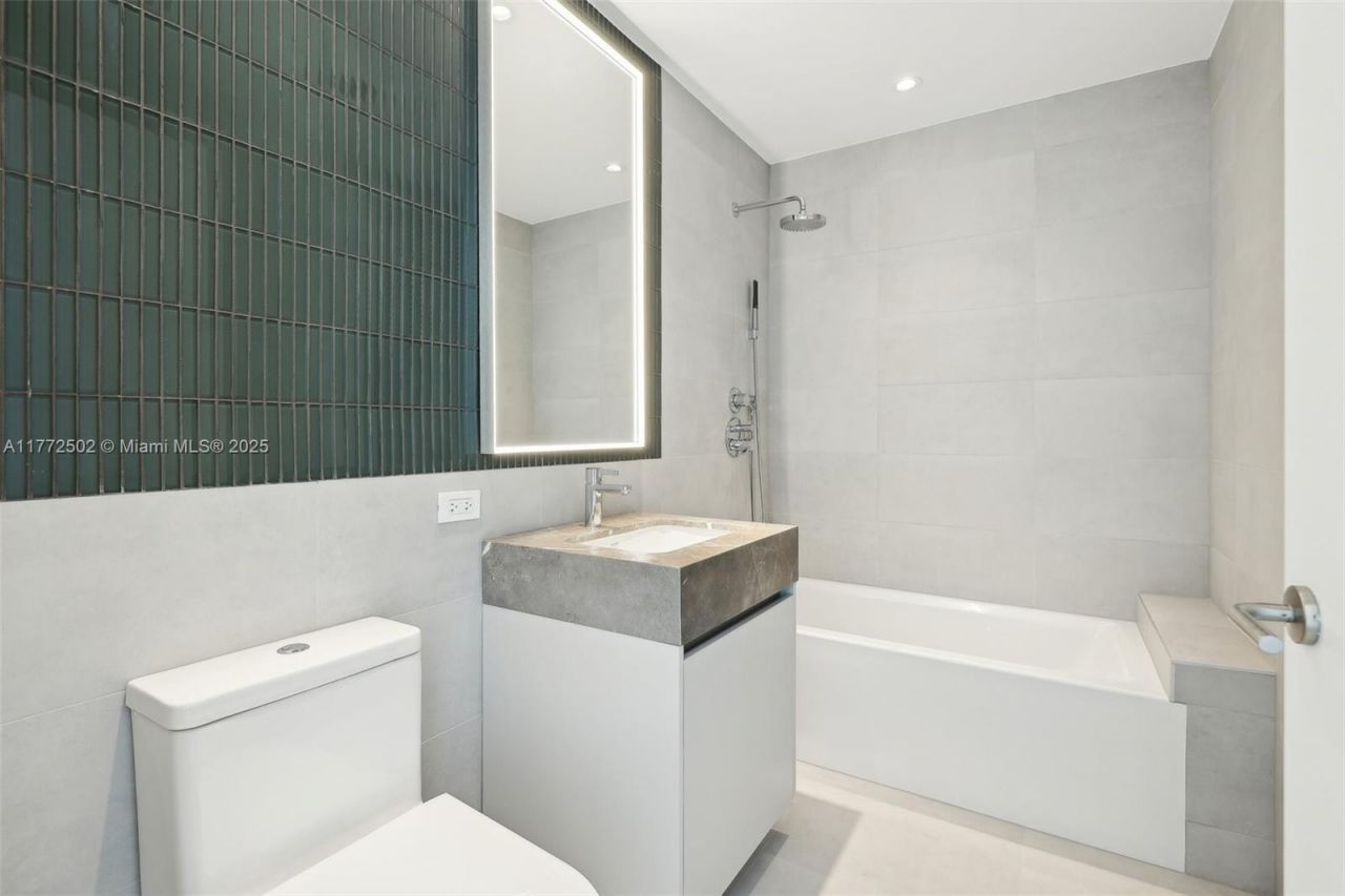 500 Alton Rd, Unit 4201.05, Miami Beach, FL 33139 Photo