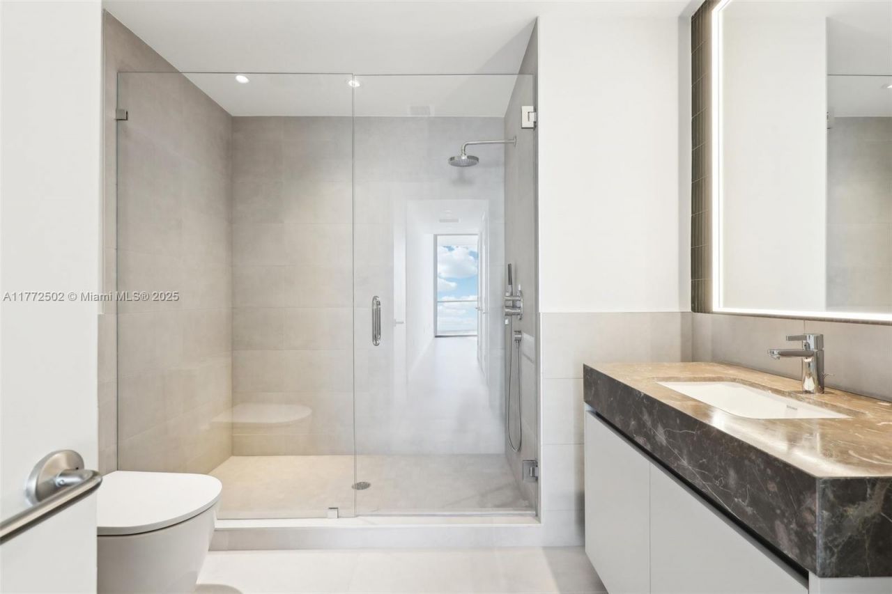 500 Alton Rd, Unit 4201.05, Miami Beach, FL 33139 Photo