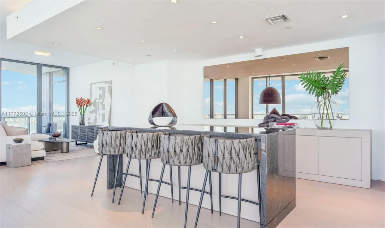 500 Alton Rd, Unit 4201.05, Miami Beach, FL 33139 Photo