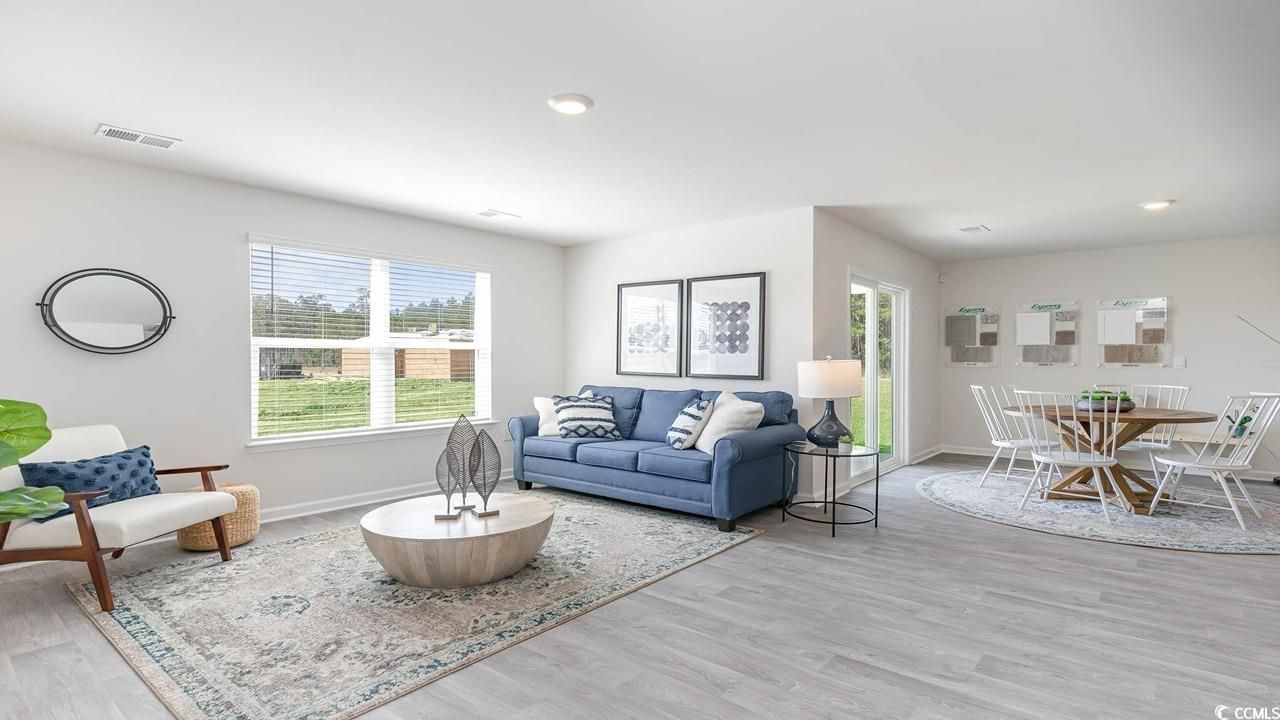 572 Strawberry Field Way Photo 11