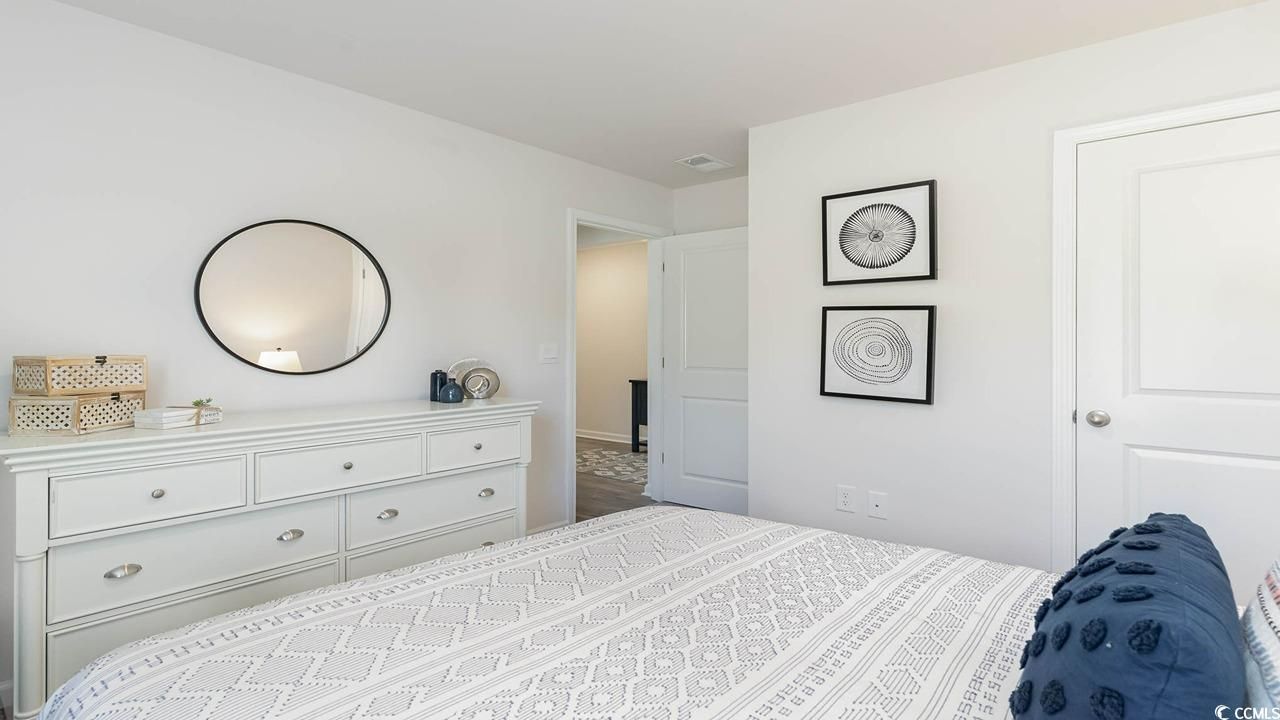 572 Strawberry Field Way Photo 17