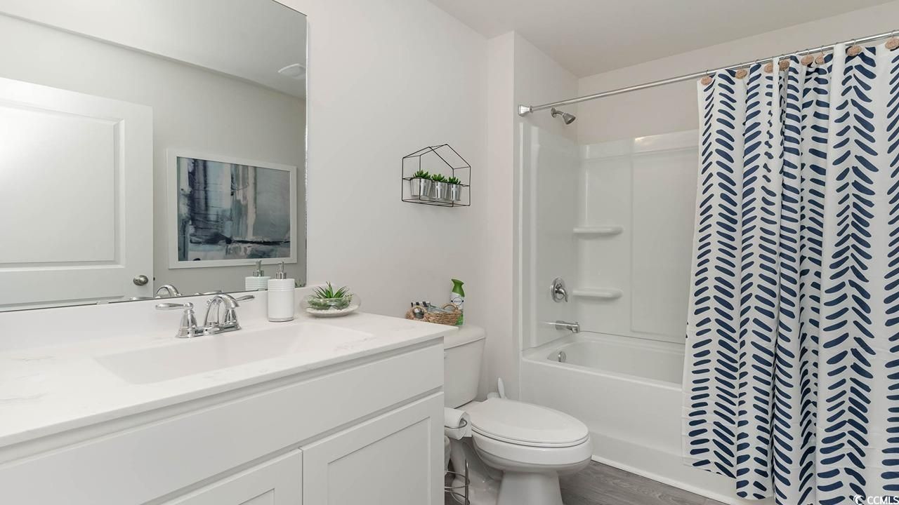 572 Strawberry Field Way Photo 18