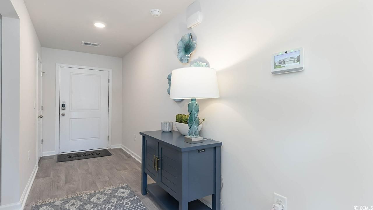 572 Strawberry Field Way Photo 2