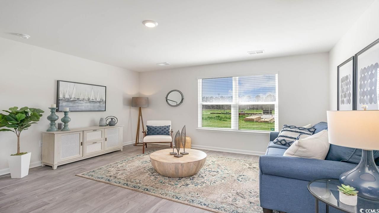 572 Strawberry Field Way Photo 9