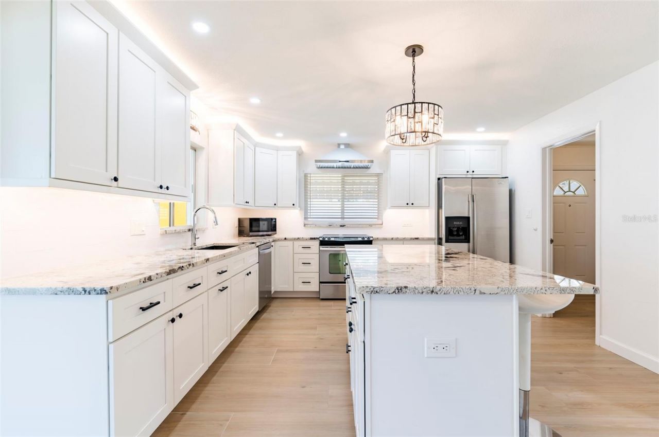 2019 Inner Circle S, Saint Petersburg, FL 33712 Photo