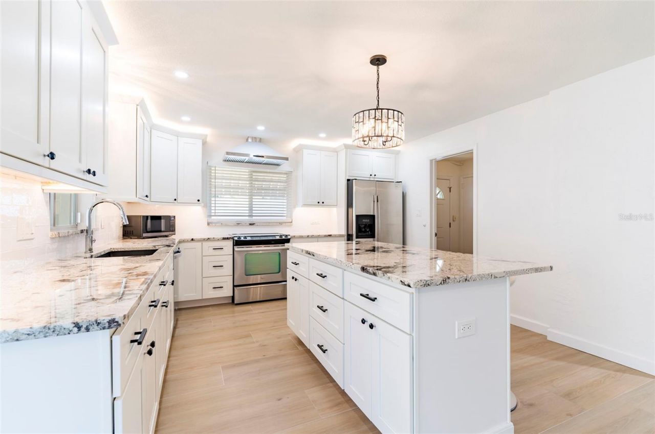 2019 Inner Circle S, Saint Petersburg, FL 33712 Photo