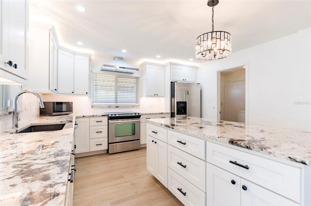 2019 Inner Circle S, Saint Petersburg, FL 33712 Photo