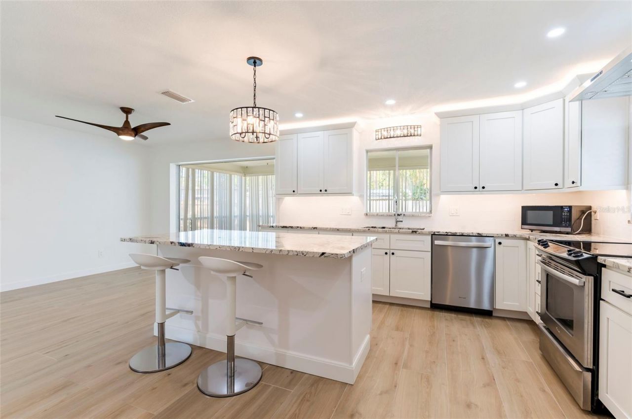 2019 Inner Circle S, Saint Petersburg, FL 33712 Photo