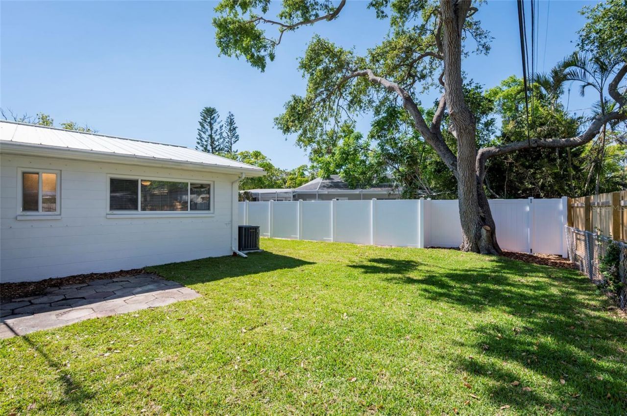 2019 Inner Circle S, Saint Petersburg, FL 33712 Photo