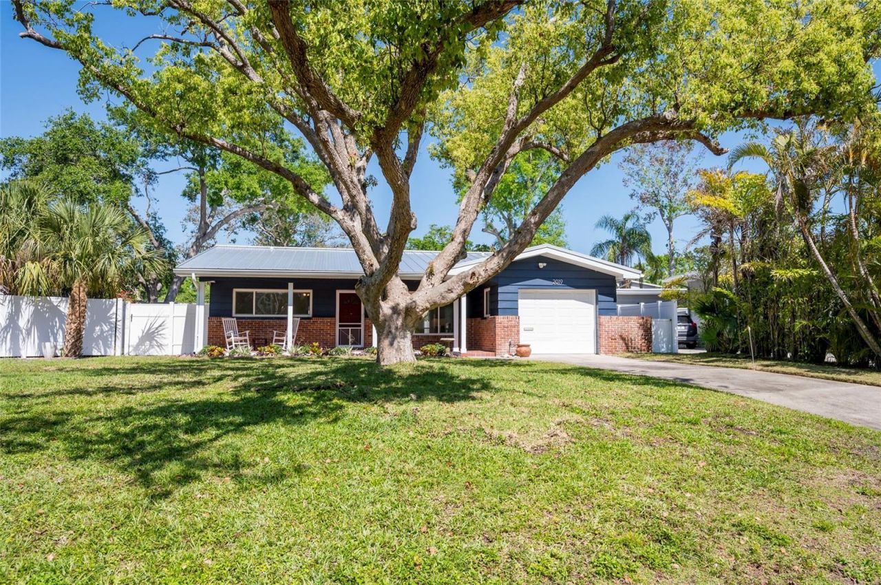 2019 Inner Circle S, Saint Petersburg, FL 33712 Photo