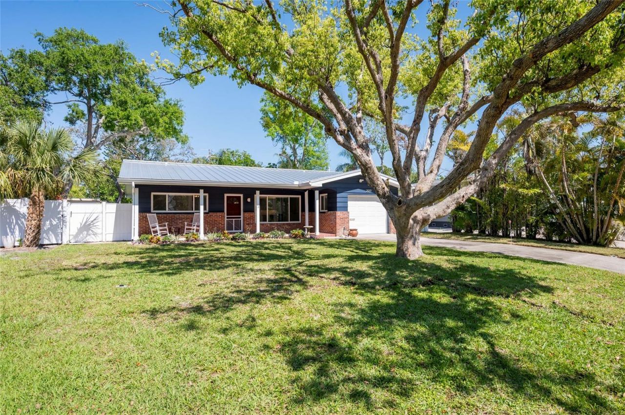 2019 Inner Circle S, Saint Petersburg, FL 33712 Photo