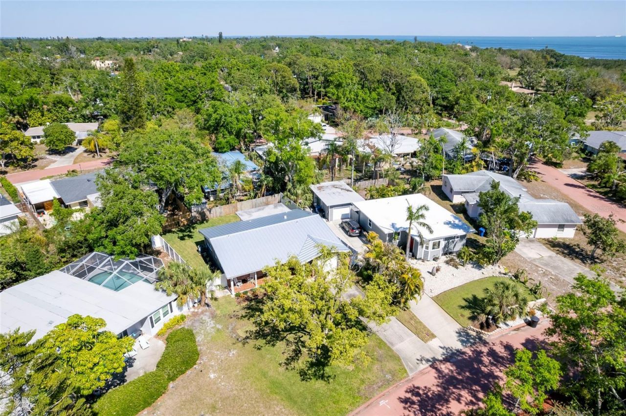 2019 Inner Circle S, Saint Petersburg, FL 33712 Photo