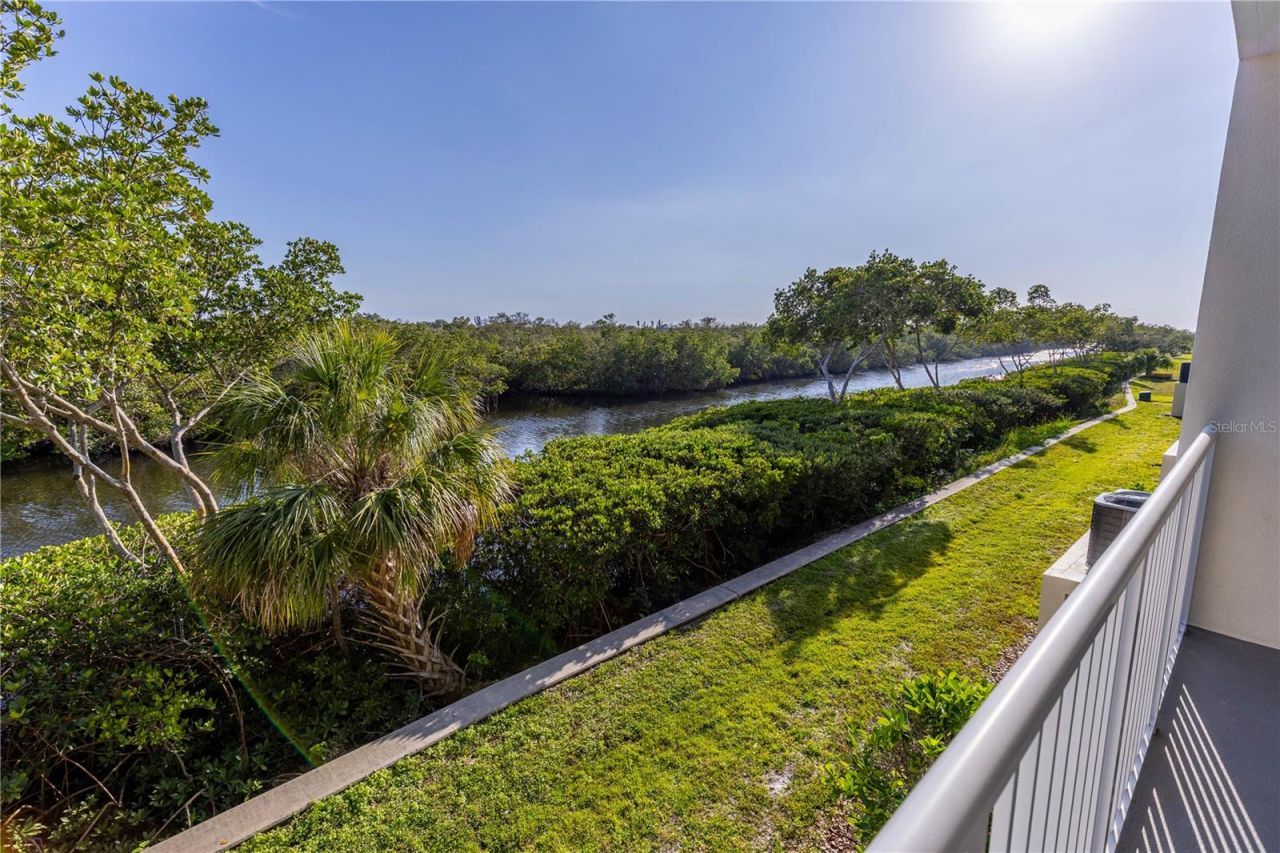3210 Mangrove Point Drive, Ruskin, FL 33570 Photo