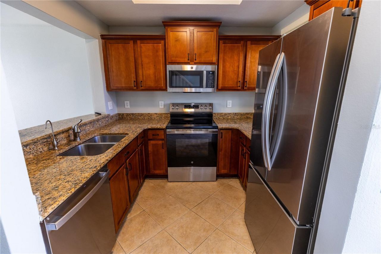 3210 Mangrove Point Drive, Ruskin, FL 33570 Photo