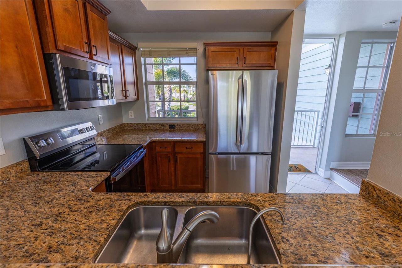 3210 Mangrove Point Drive, Ruskin, FL 33570 Photo