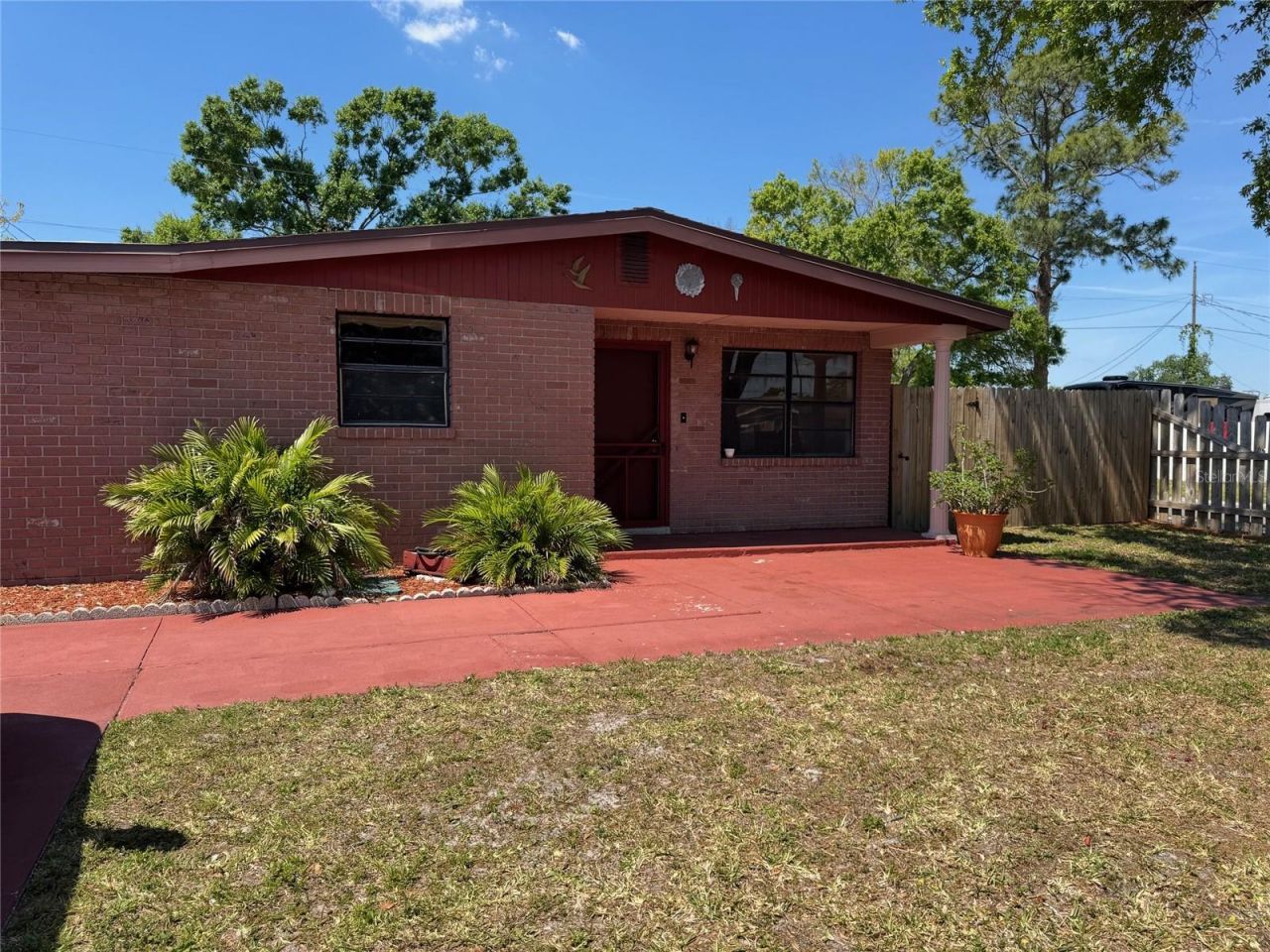 6420 N Thatcher Avenue, Tampa, FL 33614 Main Photo